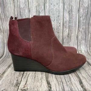 CLARKS Suede Wedge Side Zip-Up Ankle Boots (26105050) Wmns Size 8